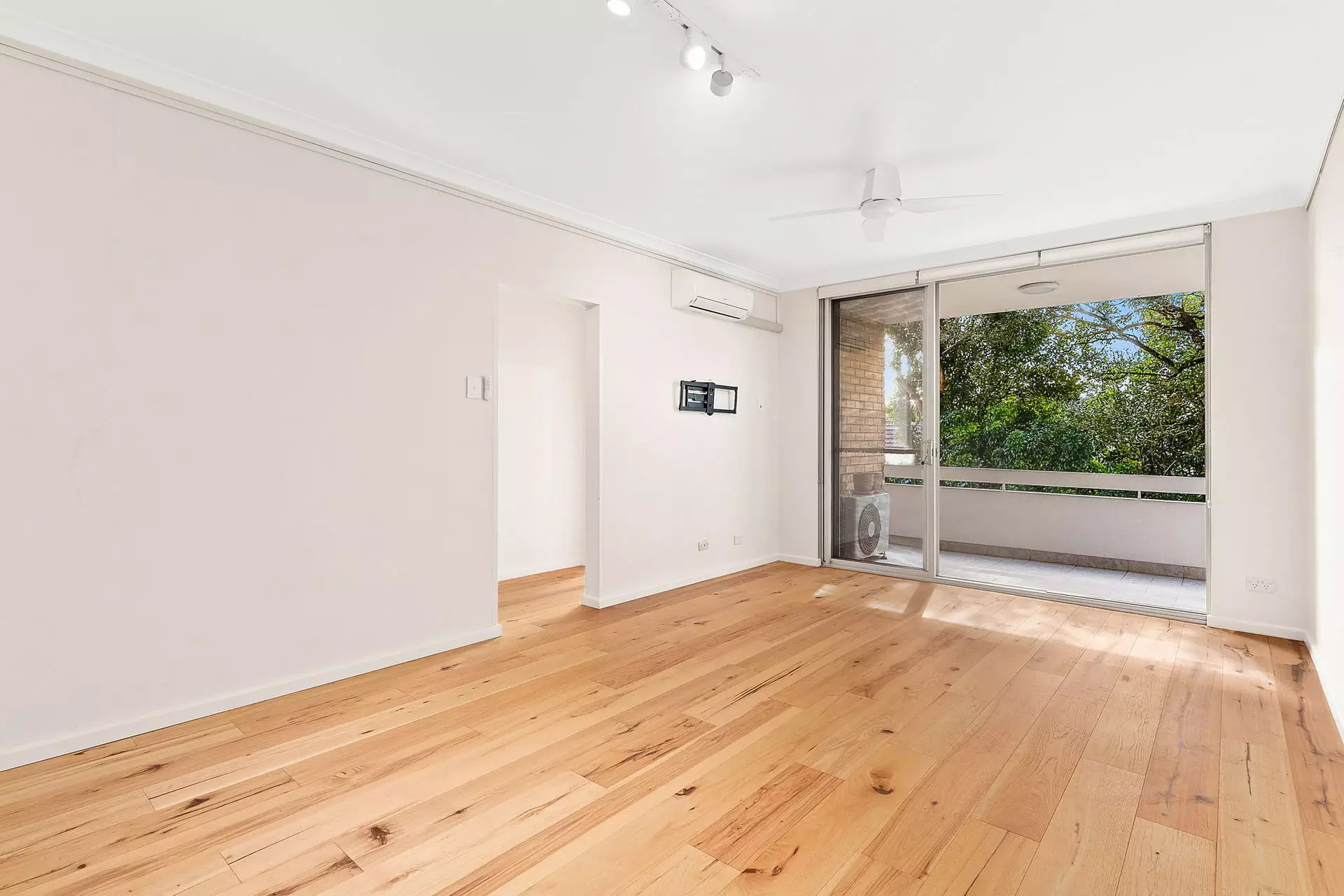 2/18 Leichhardt Street